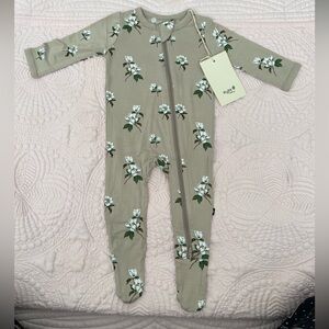 Kyte Baby Zippered Footie in Khaki Magnolia 3-6 months
